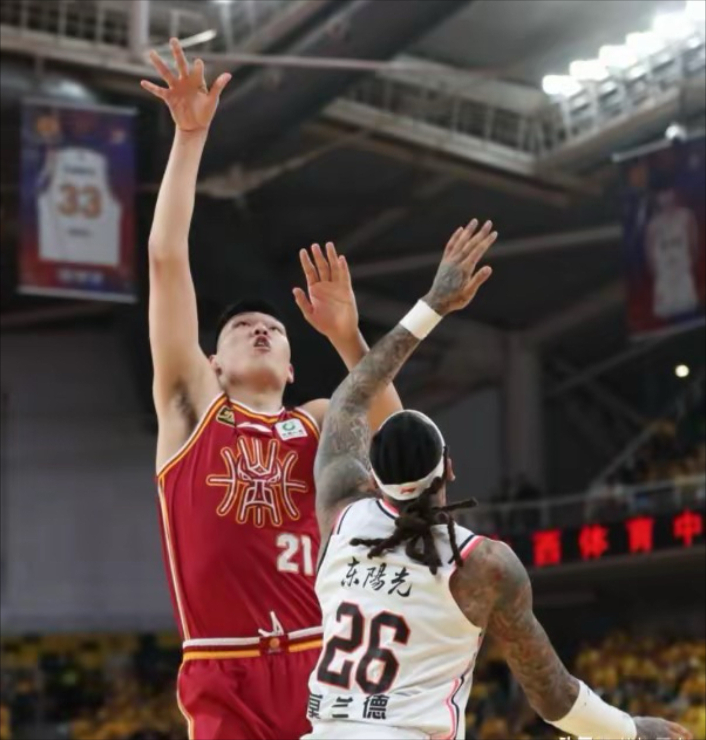 关于今晚突围战来临，圣安东尼奥马刺围绕CBA季后赛单刀错失，震撼外界，训练强度明显提升的信息